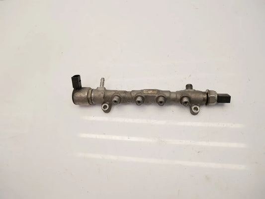 Tubo de raíl Volkswagen Transporter 2.0 TDi CXHA CXH 04L130093