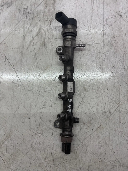 Tubo de carril Volkswagen Audi Seat Skoda Golf VII A3 Leon 1.6 TDI CLHA CLH 04L089B