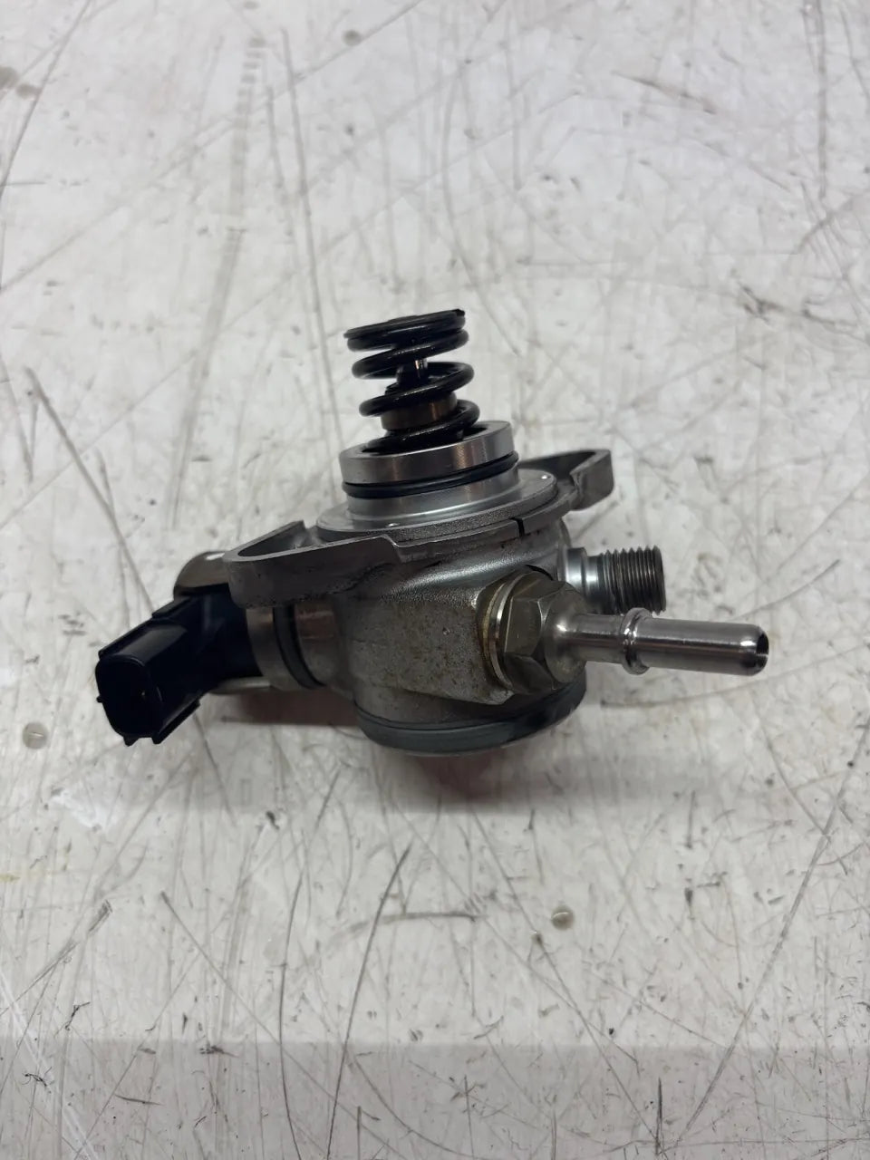 Bomba de combustible Nissan Pulsar C13 F15 J11 1.2 DIG-T HRA2DDT 166307020R