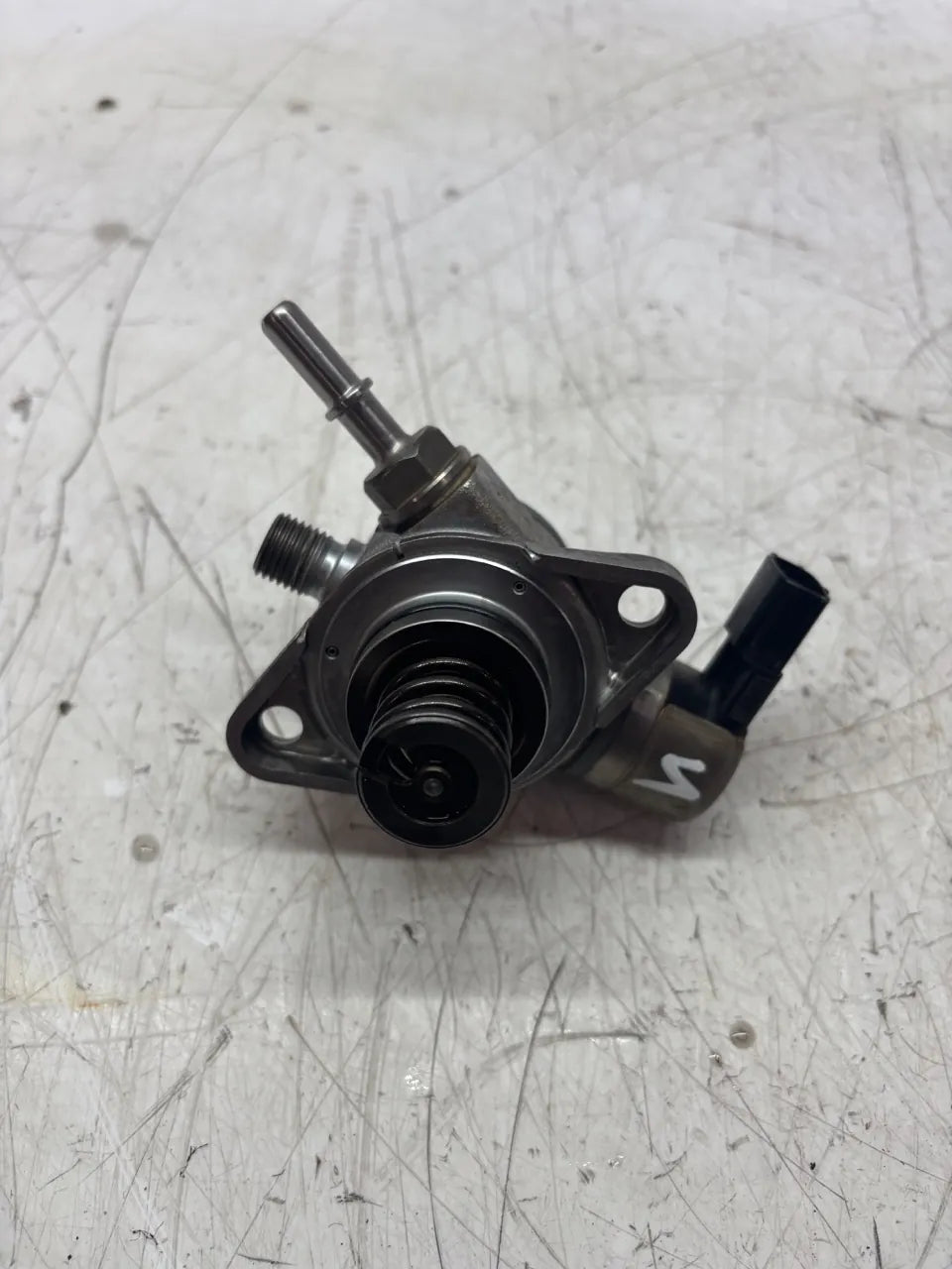 Bomba de combustible Nissan Pulsar C13 F15 J11 1.2 DIG-T HRA2DDT 166307020R