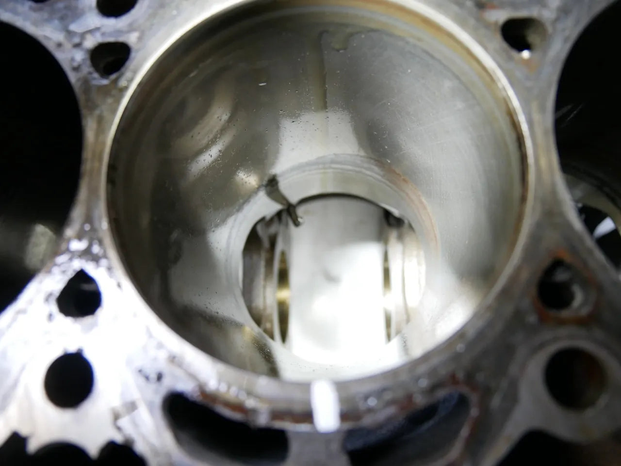 Bloque motor Defectuoso Audi Volkswagen A3 Golf VI Jetta 2.0 TFSI TSI CFBA CBF 06H103021J