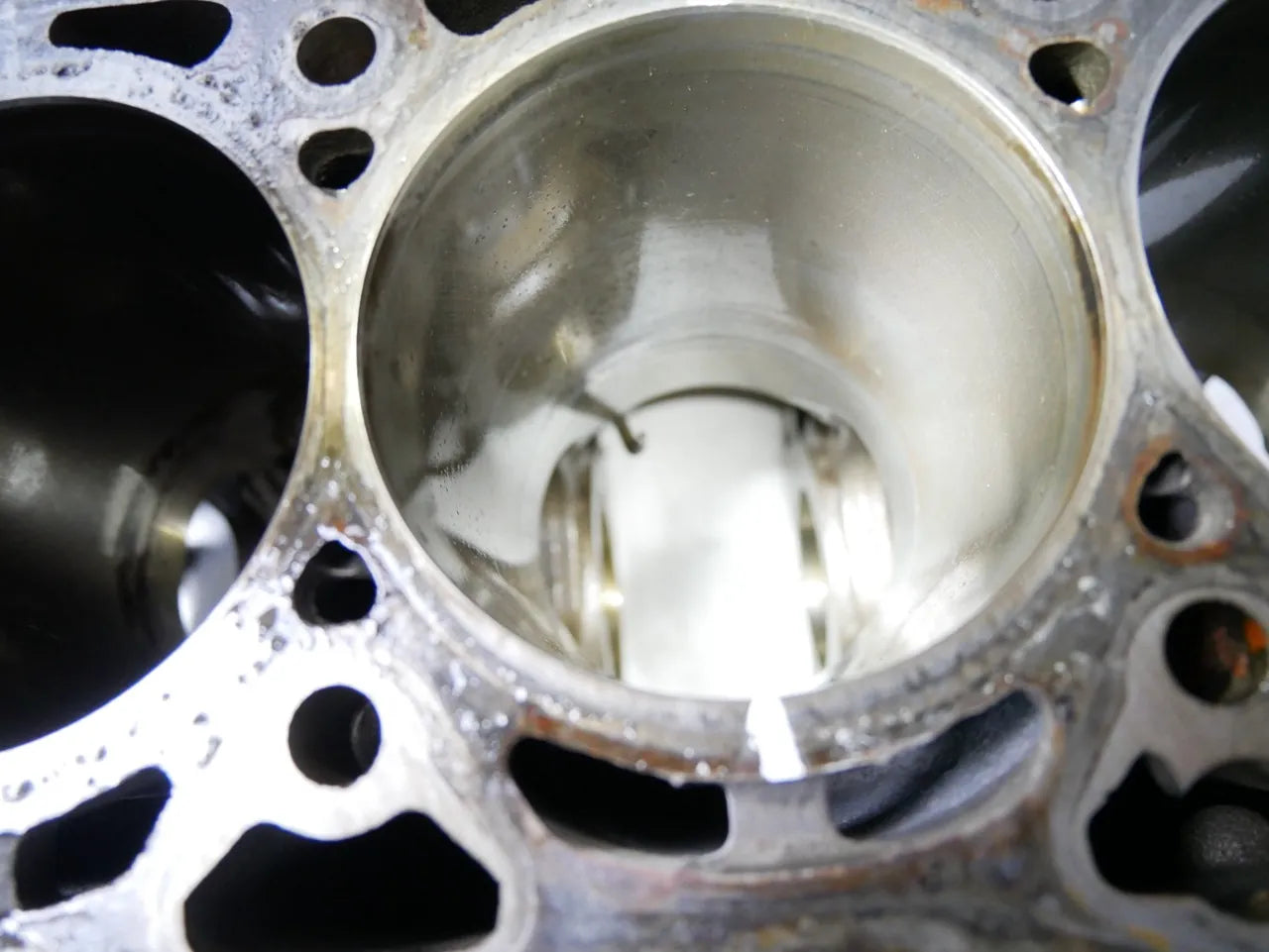 Bloque motor Defectuoso Audi Volkswagen A3 Golf VI Jetta 2.0 TFSI TSI CFBA CBF 06H103021J