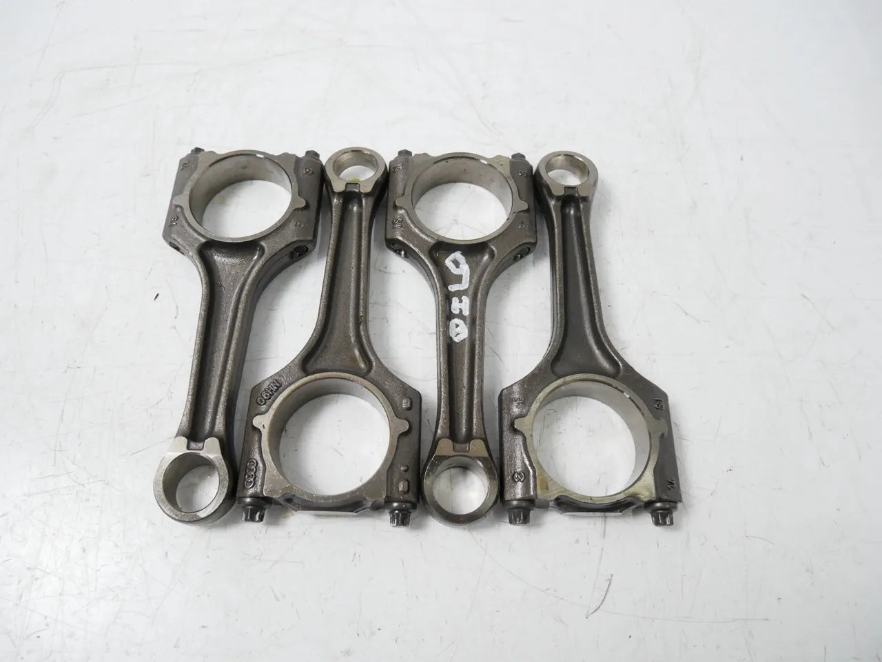 Bielas Audi Volkswagen A3 Beetle Golf VI Jetta 2,0 TFSI TSI CFBA CBF 06LB 4 unidades