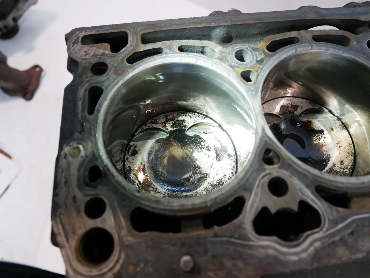 Bloque motor cigüeñal accionamiento Audi A4 B8 A5 A6 C7 2.0 TFSI CAED CAE 06H103021L