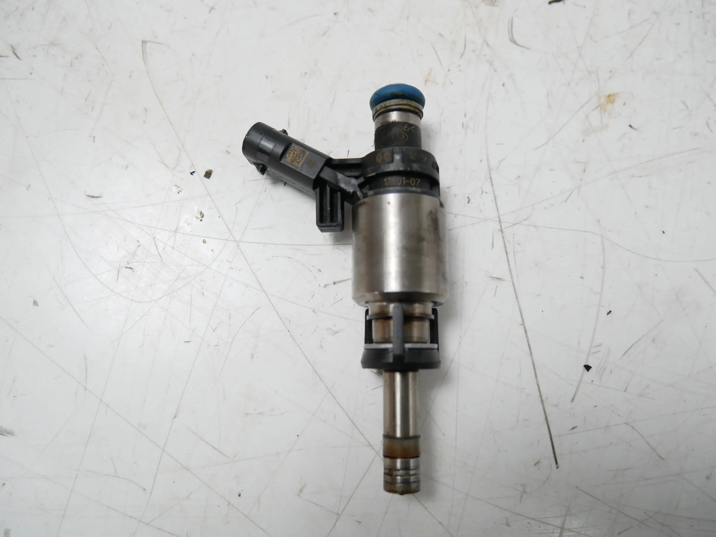 Inyector boquilla de inyección Volkswagen Audi Golf Passat A3 2.0 TFSI CBFA CBF 06H906036G