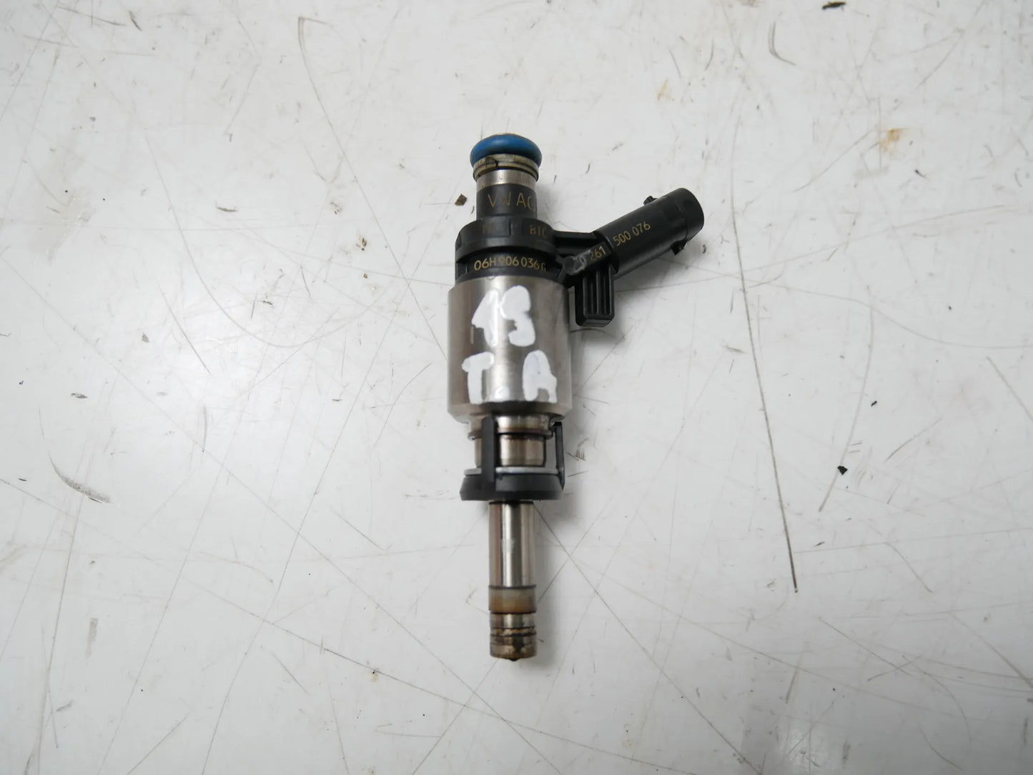 Inyector boquilla de inyección Volkswagen Audi Golf Passat A3 2.0 TFSI CBFA CBF 06H906036G