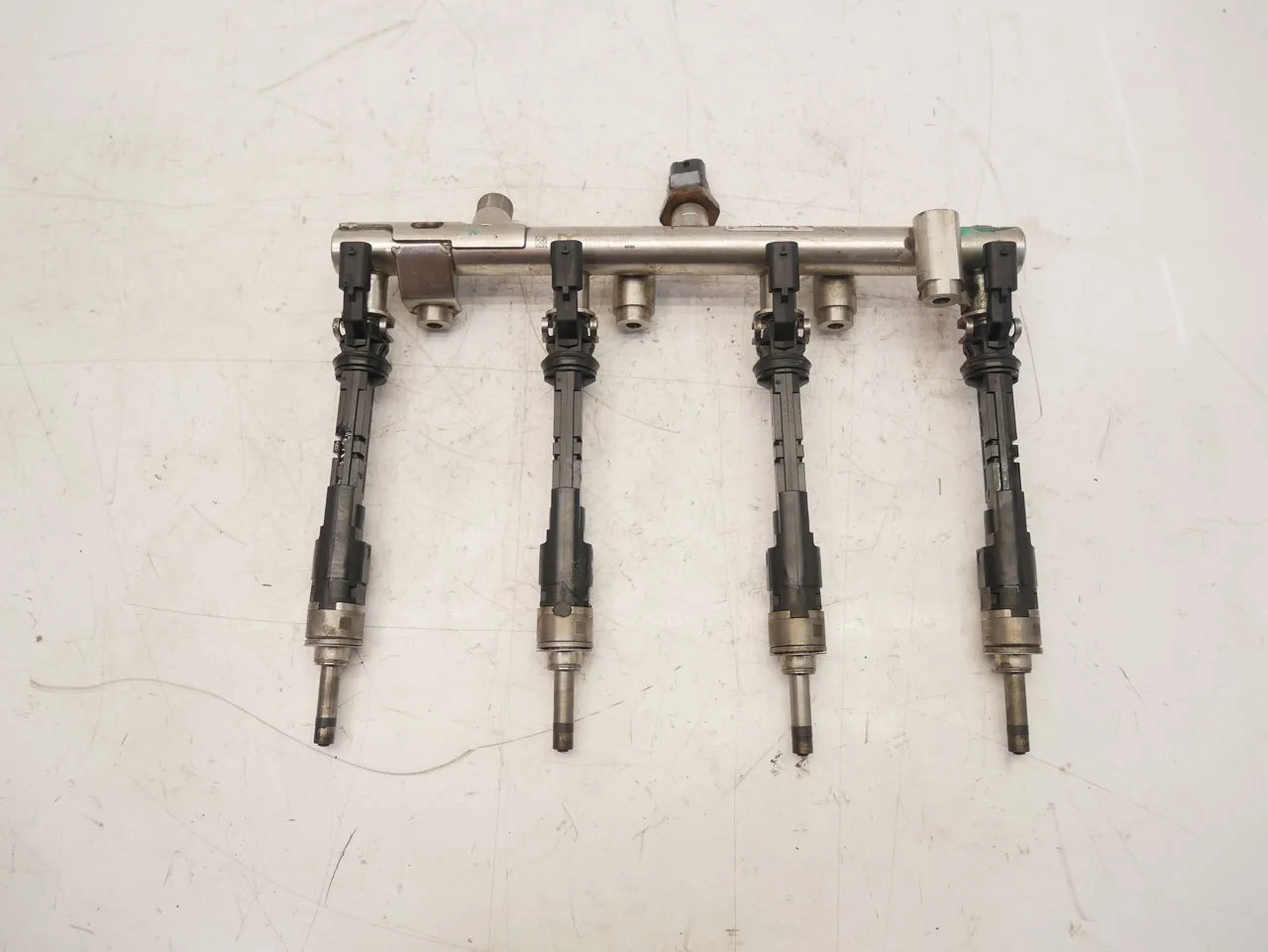 Barra de inyectores Nissan Qashqai X-Trail 1.3 DIG-T HR13DDT HR13 175200298R
