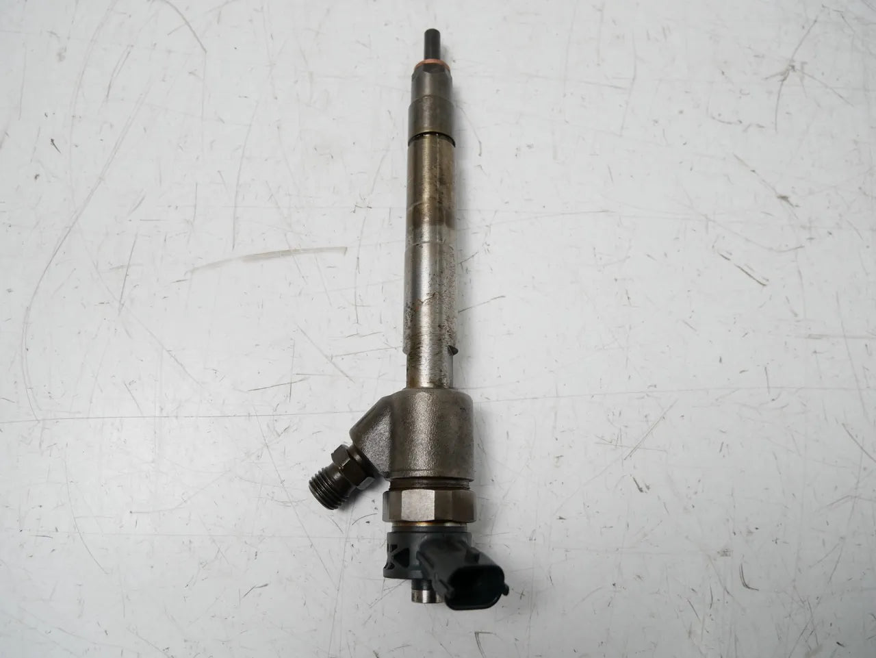 Inyector Peugeot 1,5 BlueHDI YHZ YH01 DV5RC 9828959880