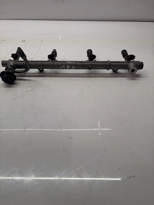 Rail de inyectores Toyota Sequoia Land Cruiser 4.7 gasolina 2UZ-FE 238080F020