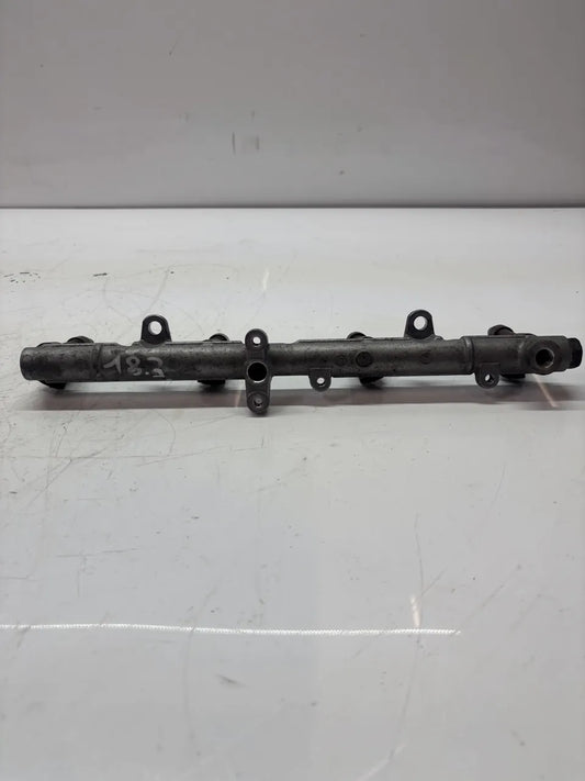 Rail de inyectores Toyota Sequoia Land Cruiser 4.7 gasolina 2UZ-FE 238070F020