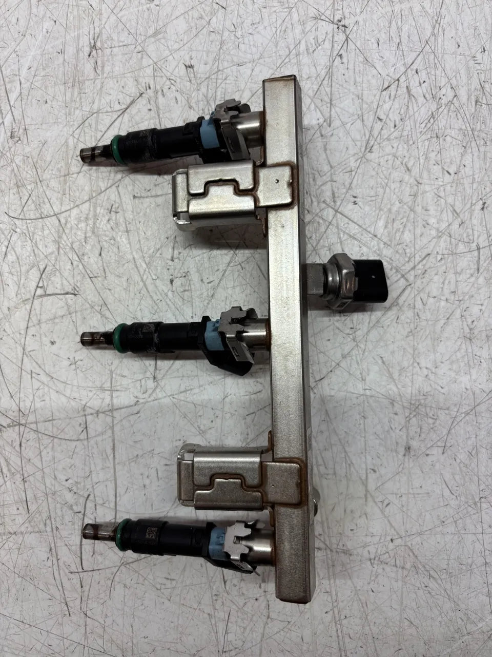 Rampa inyectora Ford Focus Escape Kuga 1.5 EcoBoost Y1DA HX7G-9H487-AC