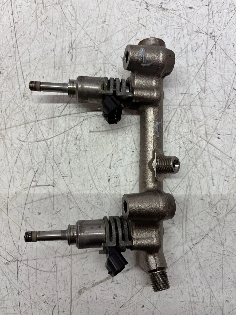 Riel inyector Toyota Subaru GT86 2.0 gasolina FA20D FA20 16611-JB000