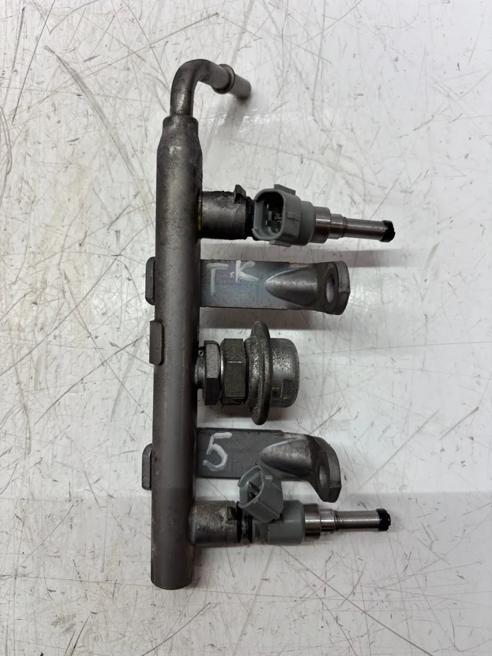 Riel inyector Toyota Subaru BRZ 2.0 gasolina FA20D FA20 16611-JB000