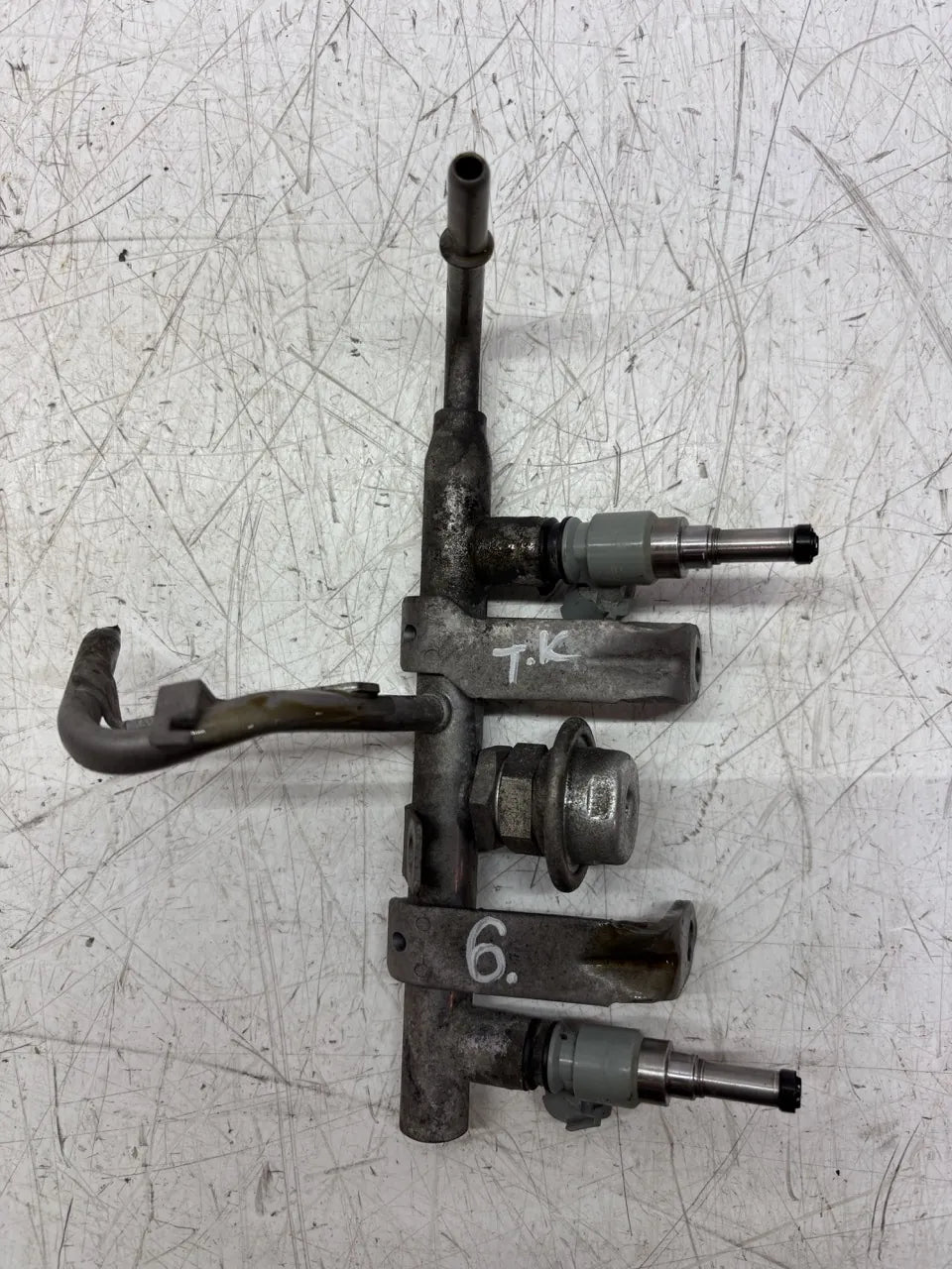 Riel inyector Toyota Subaru 2.0 gasolina FA20D FA20 16611-JB000