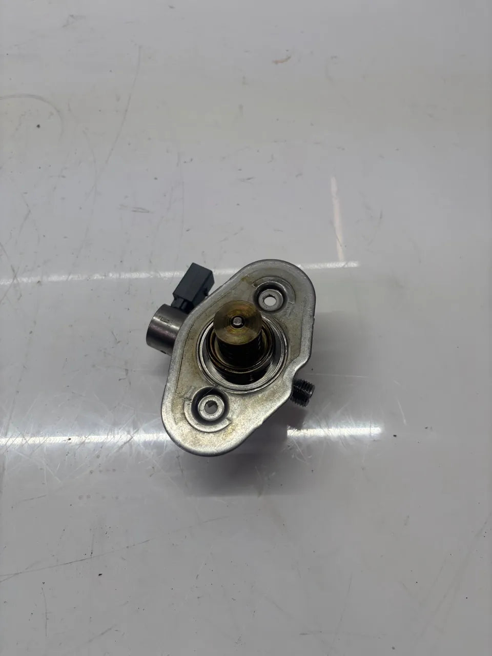 Bomba de combustible BMW Serie 7 F01 F02 4.4 750i N63B44B N63 7599865