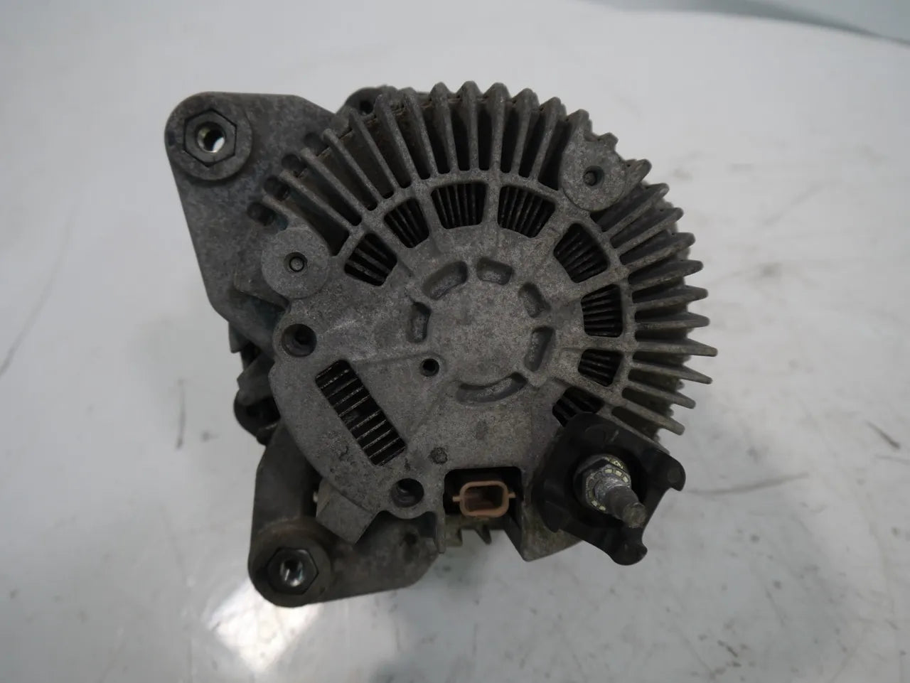 Alternador Renault Laguna 1,5 dCi K9K782 K9K 8200960533