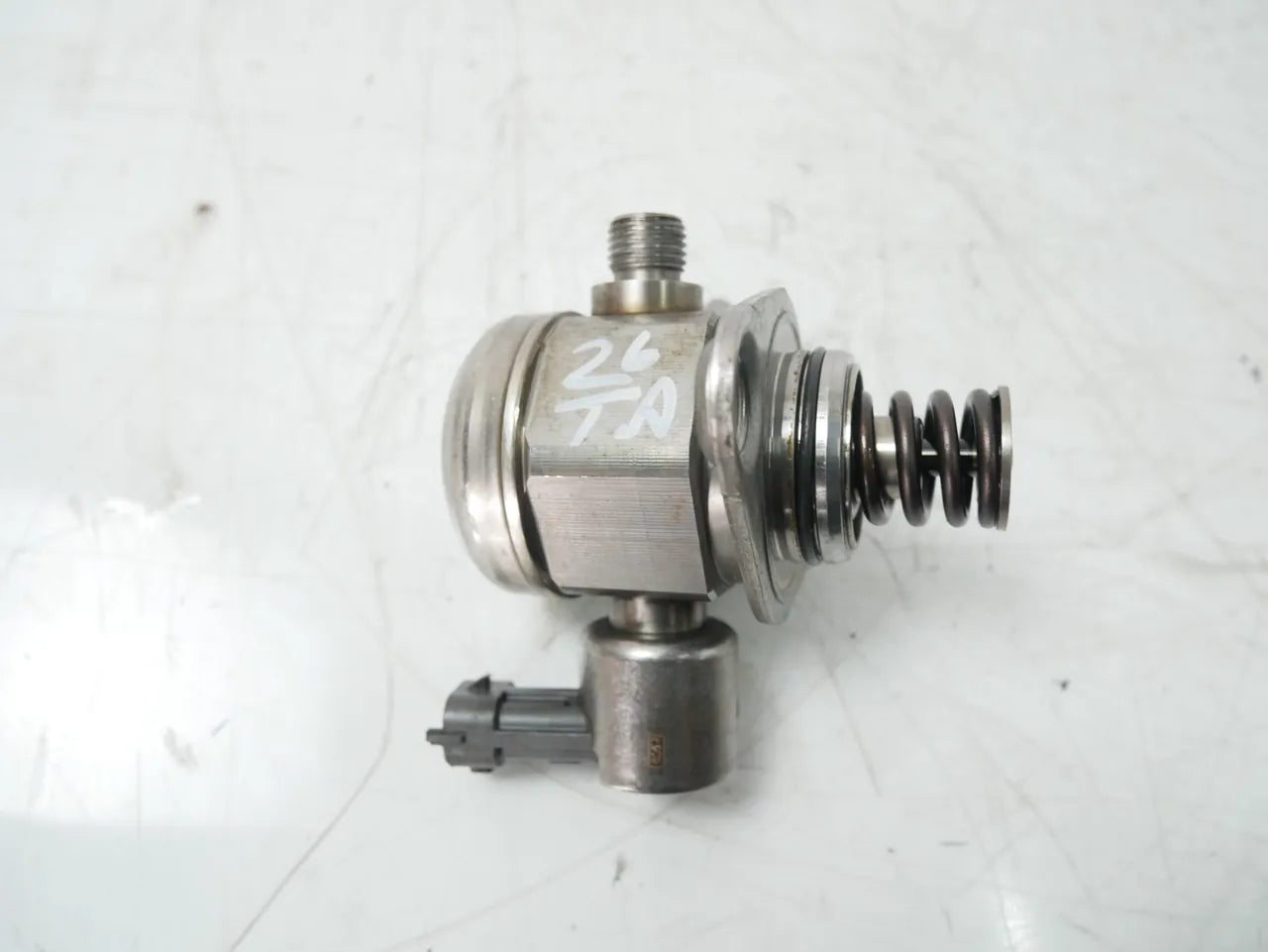 Bomba de combustible Ford Fiesta 1.0 EcoBoost SFJA CM5G-9D376-GA 0261520095