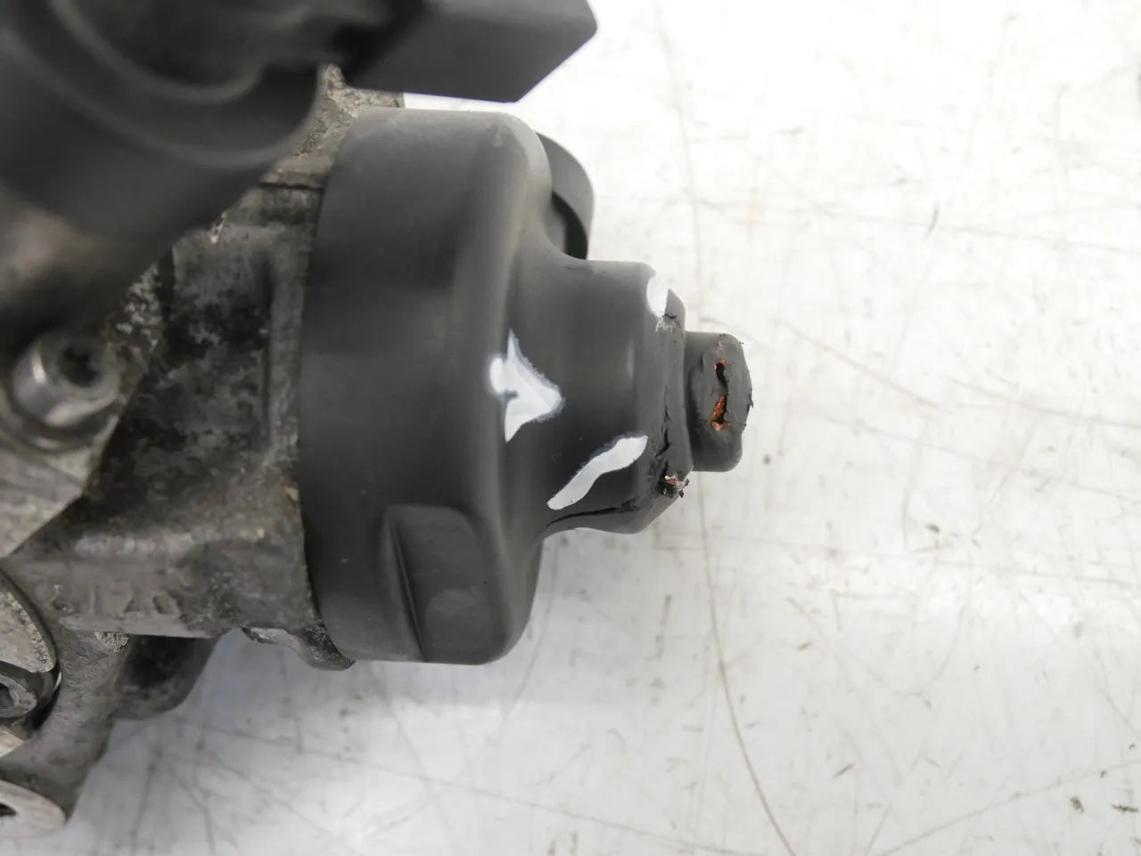 Bomba de alta presión Audi A4 A5 Q5 2.0 TDI CAGA CAG 03L130755 0445010507