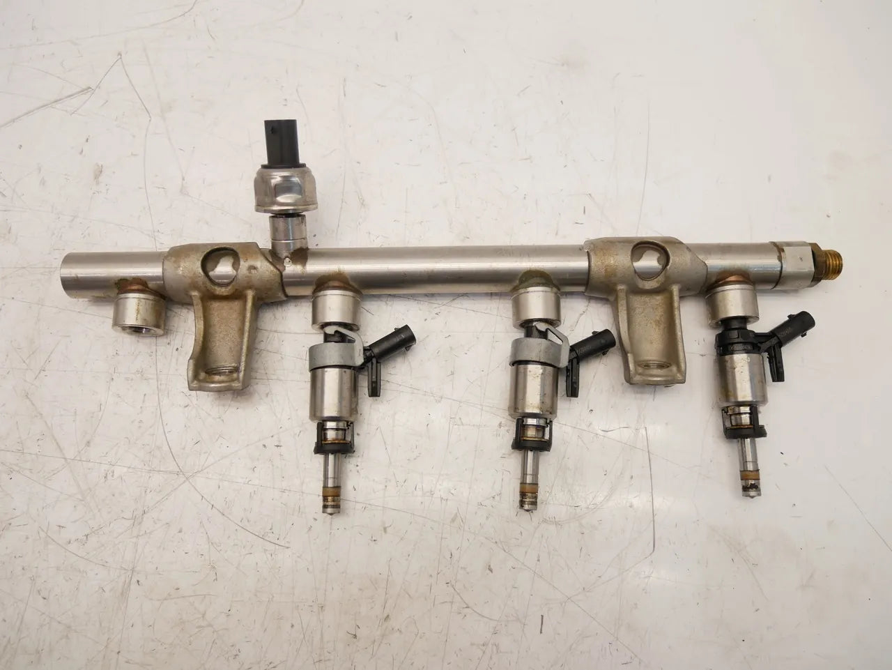 Barra de inyectores Skoda Octavia 2.0 TFSI TSi DGUA DGU DKZ CZP CZPA 06L133317L