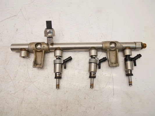 Barra de inyectores Skoda Octavia 2.0 TFSI TSi DGUA DGU DKZ CZP CZPA 06L133317L