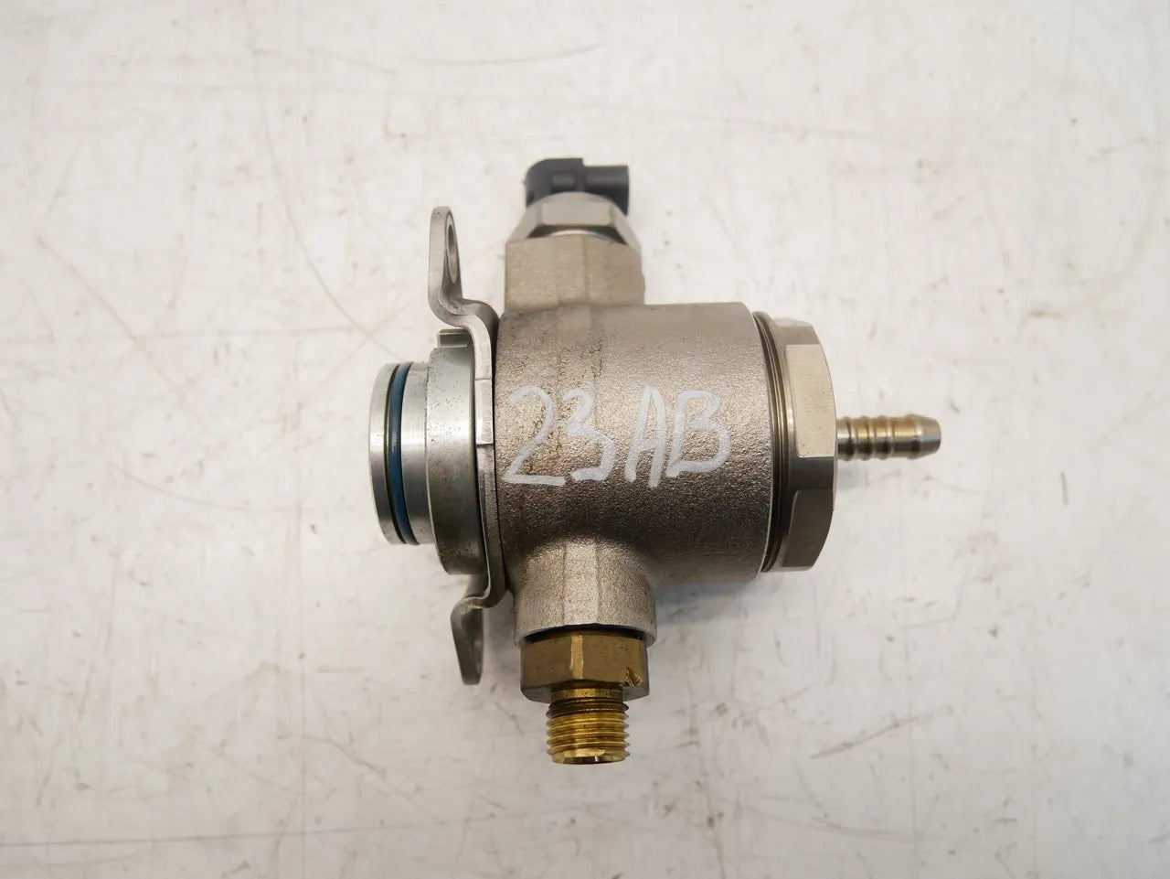 Bomba de combustible Audi A4 B8 A5 A6 2.0 TFSI quattro CAED CAEB CAE 06J127025G