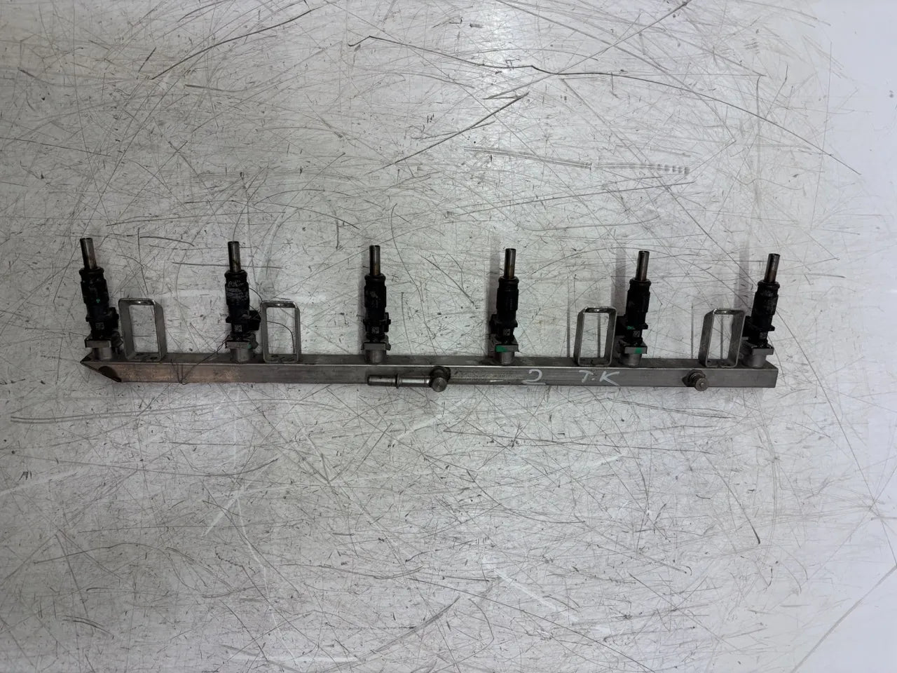 Rampa inyectora BMW Serie 5 530i E60 E61 3.0 gasolina N52B30A N52 7542070 7531634