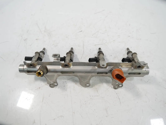 Rampa inyectora Audi A5 8TA 2.0 TFSI quattro CDNC CDN 06J133317M