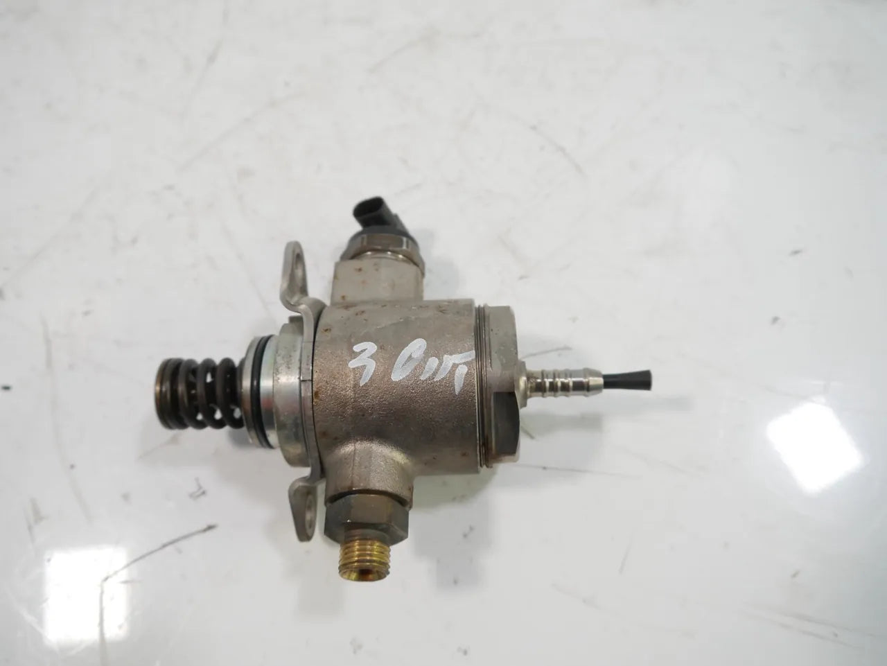 Bomba de combustible Audi A5 8TA 2.0 TFSI quattro CDNC CDN 06J127025E