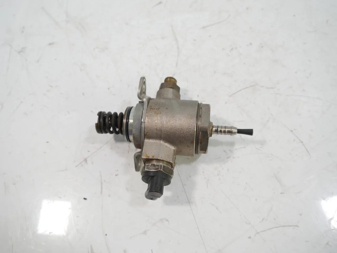 Bomba de combustible Audi A5 8TA 2.0 TFSI quattro CDNC CDN 06J127025E