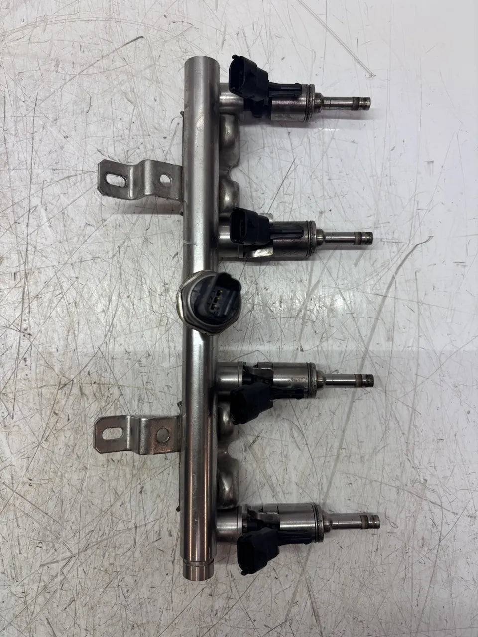 Carril del inyector Peugeot Citroen 308 DS3 1.6 16V EP6CDT 5FV V756805180