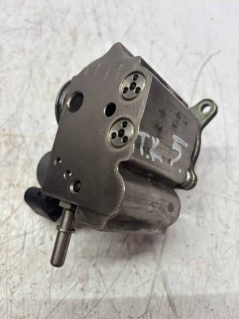 Bomba de combustible Peugeot Citroen 308 DS3 1.6 16V EP6CDT 5FV V758887980