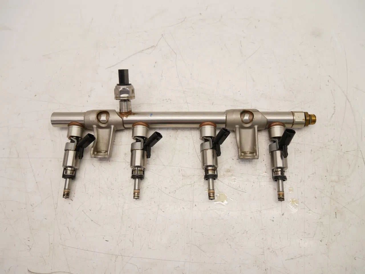 Rampa inyectora Volkswagen Tiguan 2.0 TSI DGU DKT CZP 06L133317L