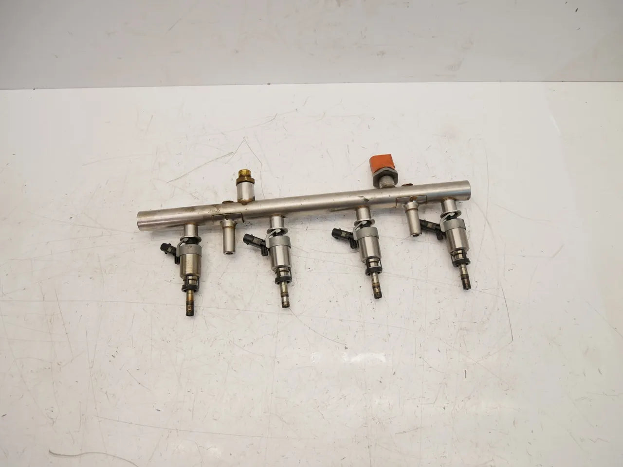 Rampa inyectora Audi A4 B8 A5 Q5 2.0 TFSI CPMB CPM 06H133317D 06H906036N