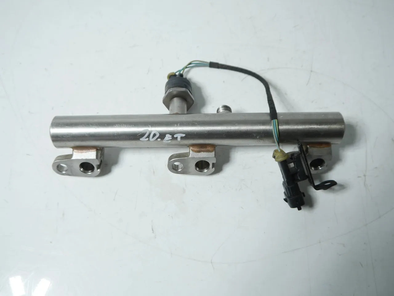 Rail de inyectores Alfa Romeo Giulia 2.9 670050436 00670050573