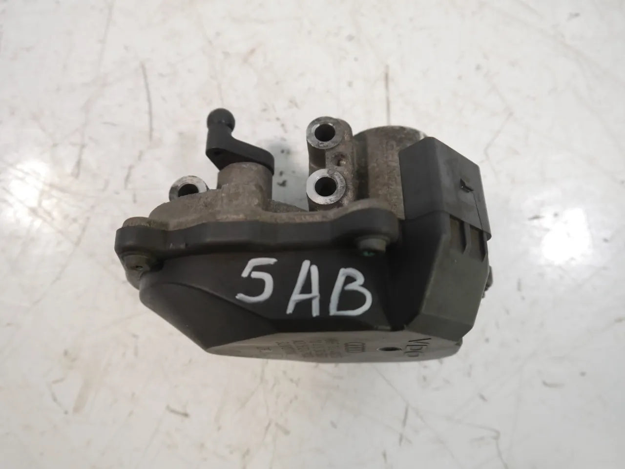 Actuador Audi A4 B7 2.0 TFSI quattro BWE 06F133482D