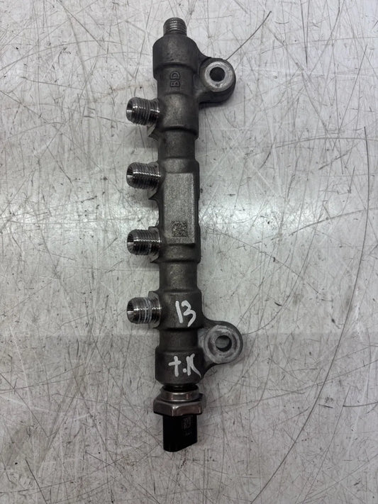 Riel inyector Mazda 3 BP 2.0 Skyactiv-X M Hybrid HFY1 HF01 HF