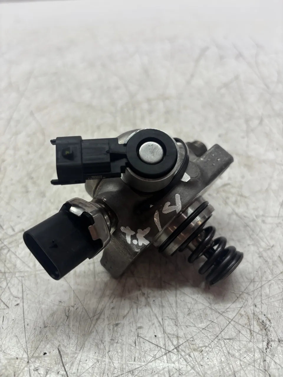 Bomba de combustible Mazda 3 BP 2.0 Skyactiv-X M Hybrid HFY1 HF01 HF HF01203F0