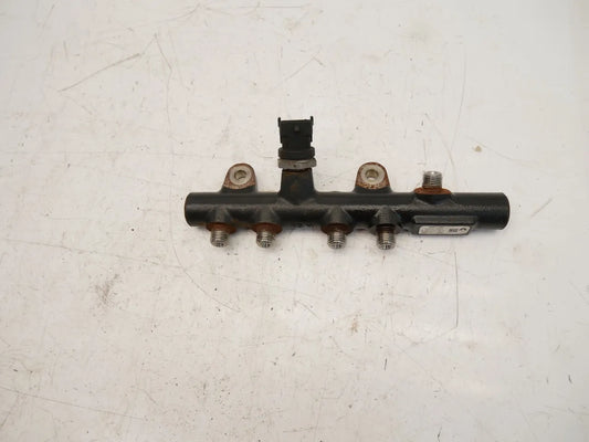 Tubo de raíl Renault Kangoo Clio Captur 1.5 Dci K9K628 K9K 175215346R