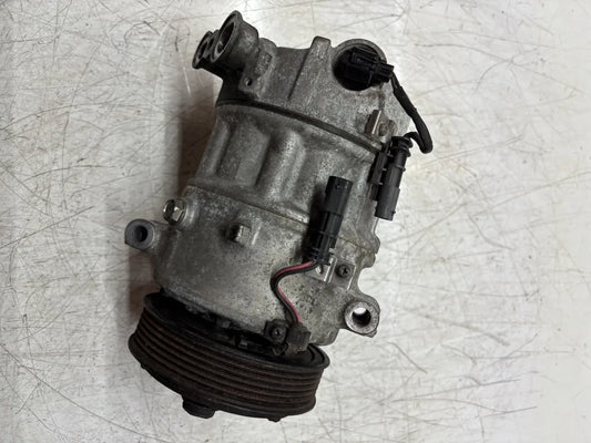 Compresor de aire acondicionado Opel Insignia A 2.0 CDTI A20DTE LHV A20 P22861236