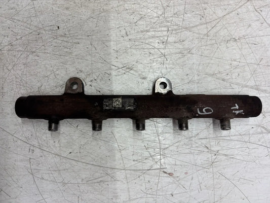 Tubo de raíl Ford Transit V363 2.2 TDCi CYR5 BK2Q-9D280-AB