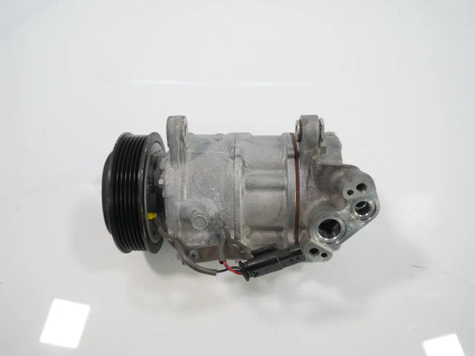 Compresor de aire acondicionado BMW Serie 1 F40 2.0 120 d B47C20B B47C20O1 B47 7948797
