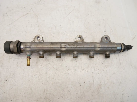 Tubo de raíl Renault Trafic MK2 2.0 dCi M9R786 M9R 8200962035 0445214207