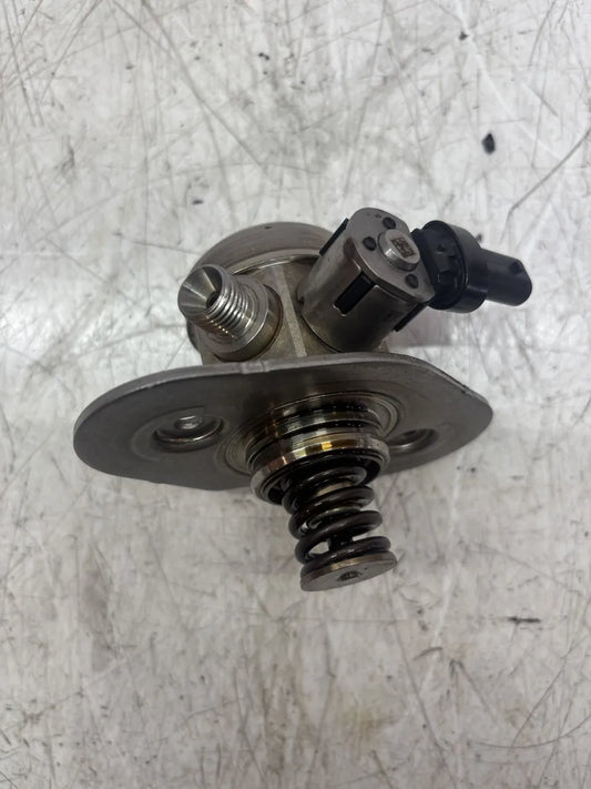 Bomba de combustible BMW Serie 7 G11 4.4 V8 Li N63B44C N63 8601015