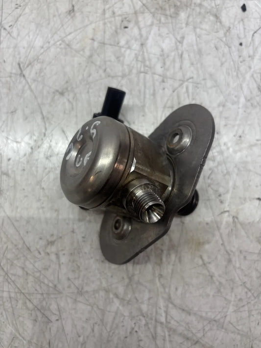 Bomba de combustible BMW Serie 7 G11 4.4 V8 Li N63B44C N63 8643464
