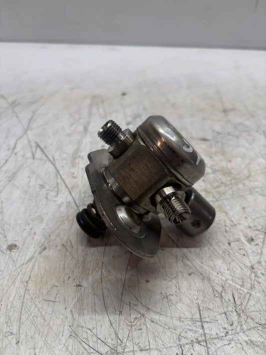 Bomba de combustible BMW Serie 7 F01 F02 4.4 750i Li xDrive N63B44B N63 8604232