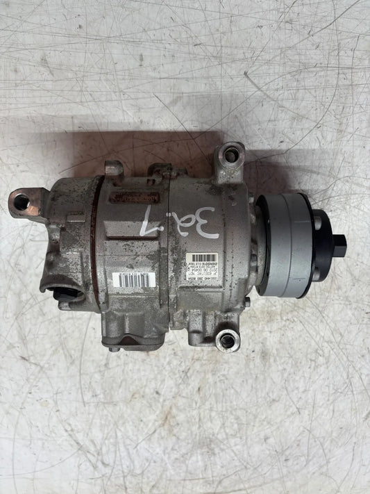 Compresor de aire acondicionado Audi A8 D4 4.0 TFSI quattro CEUA CEU 4H0260805H
