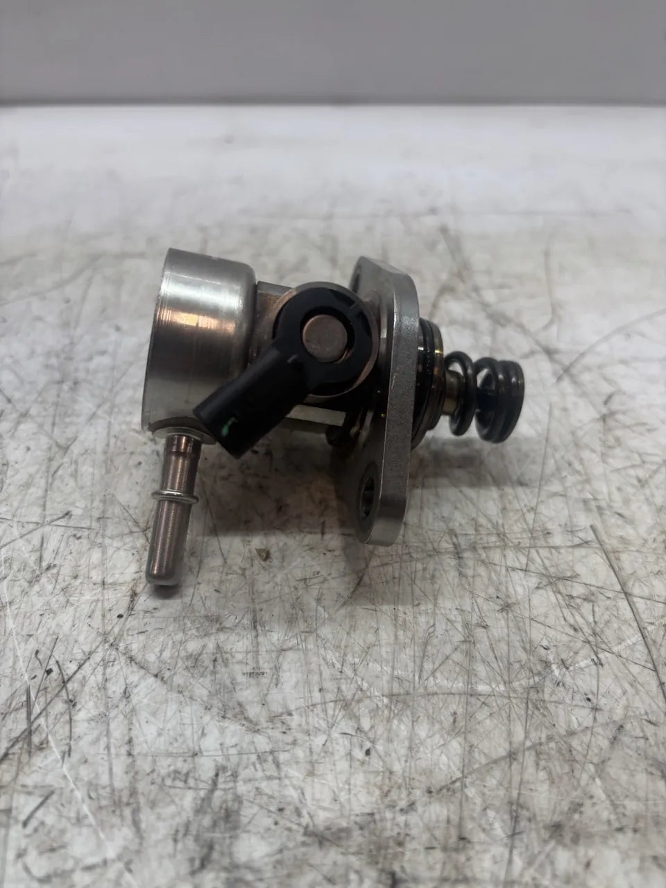 Bomba de combustible Citroen Peugeot C3 C4 208 1.2 THP HNZ HN01 EB2DT 9807550080