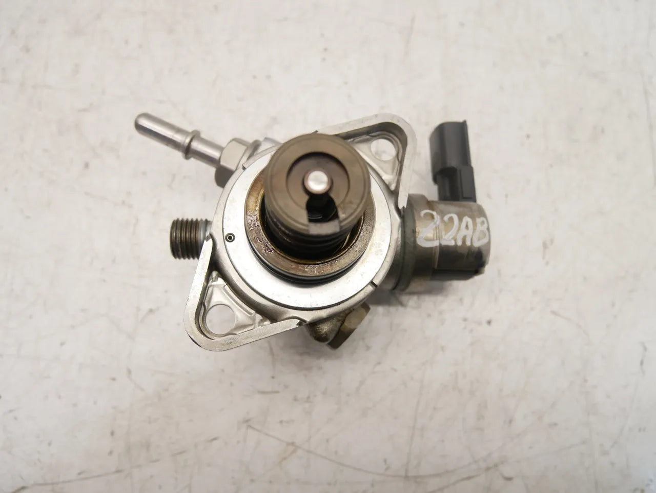 Bomba de combustible Nissan Juke F15 1.2 DIG-T gasolina HRA2DDT HRA2 166307214R