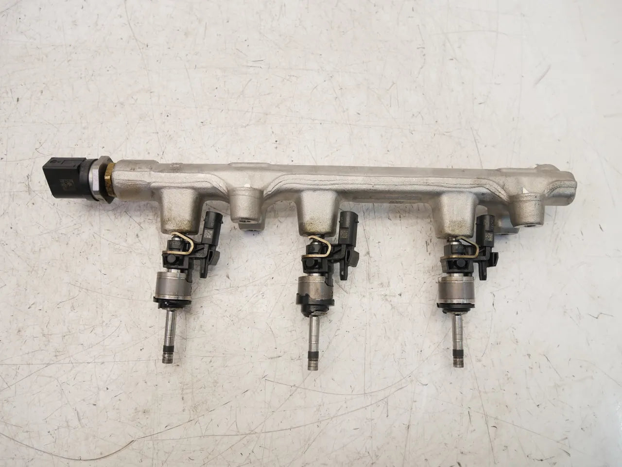 Rampa inyectora Seat Volkswagen Audi Arona 1.0 TSI TFSI DUSA DUS 05C133320A