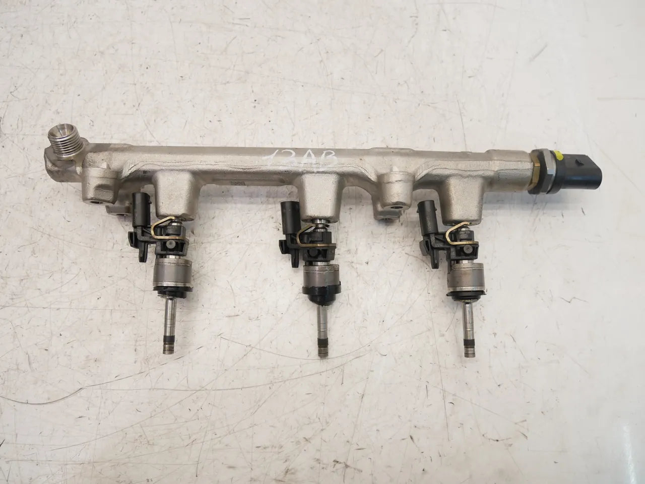 Rampa inyectora Seat Volkswagen Audi Arona 1.0 TSI TFSI DUSA DUS 05C133320A